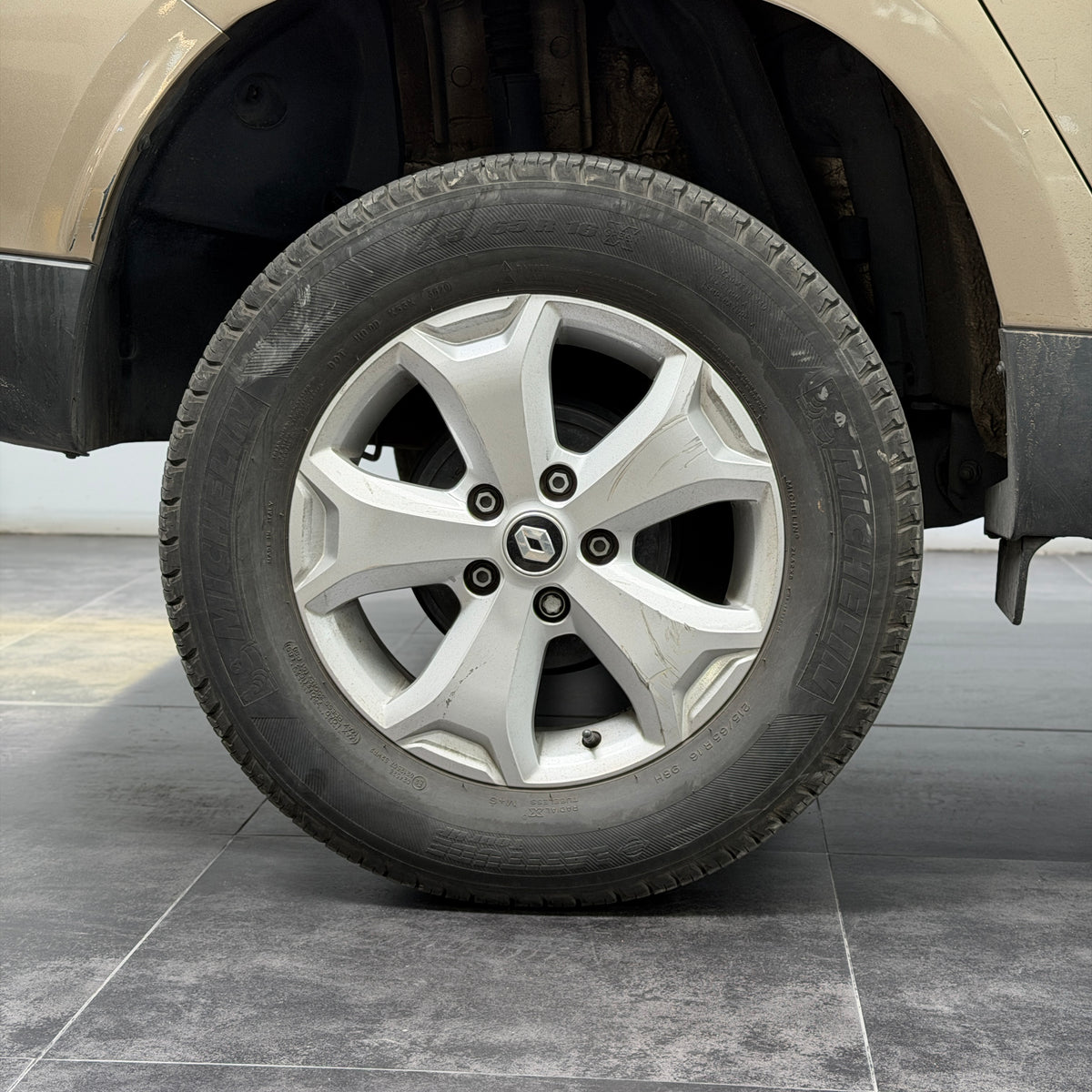 RENAULT DUSTER INTENS 4X2 2022 USADA 35.000 KM