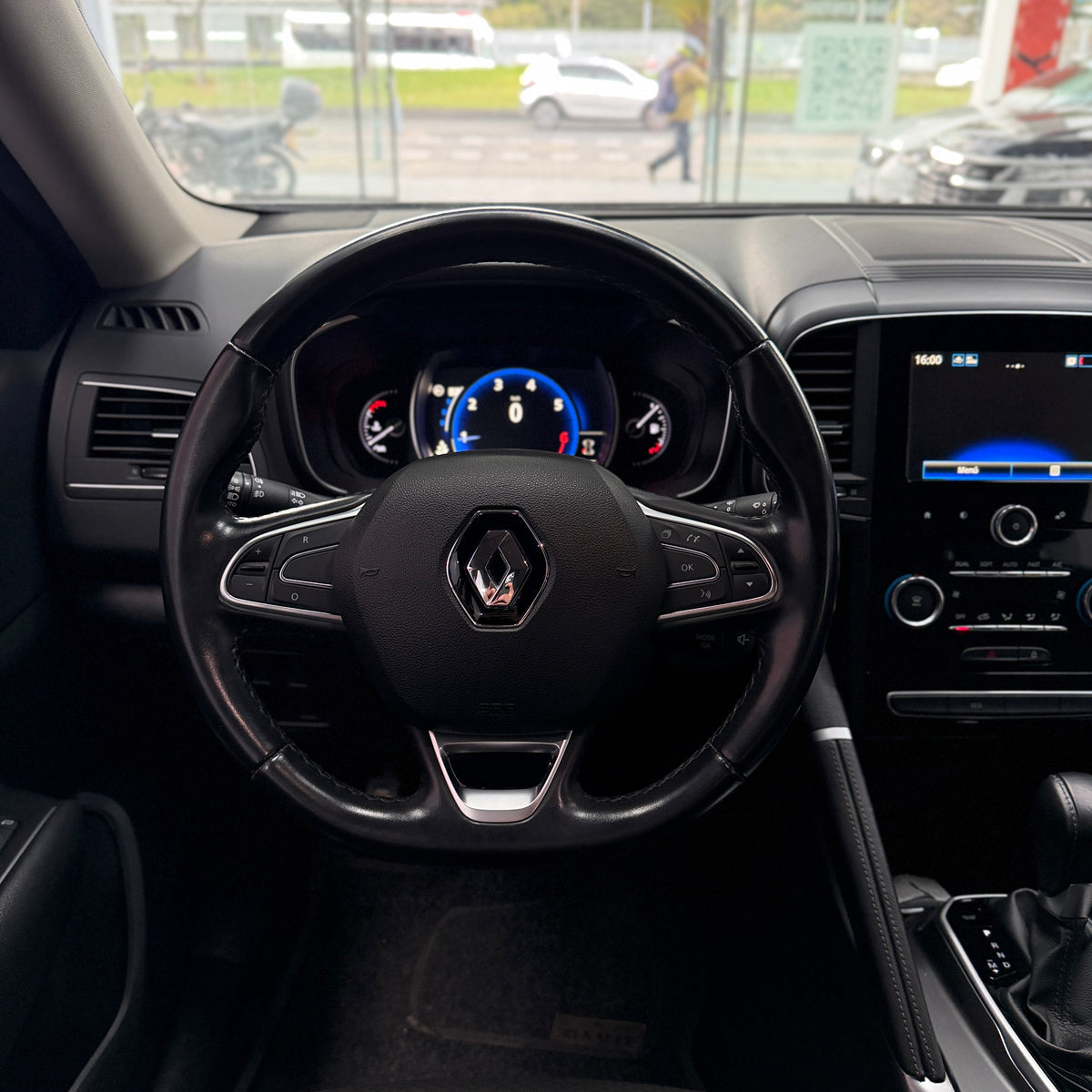 RENAULT NEW KOLEOS ZEN 2022 USADA 30.000 KM