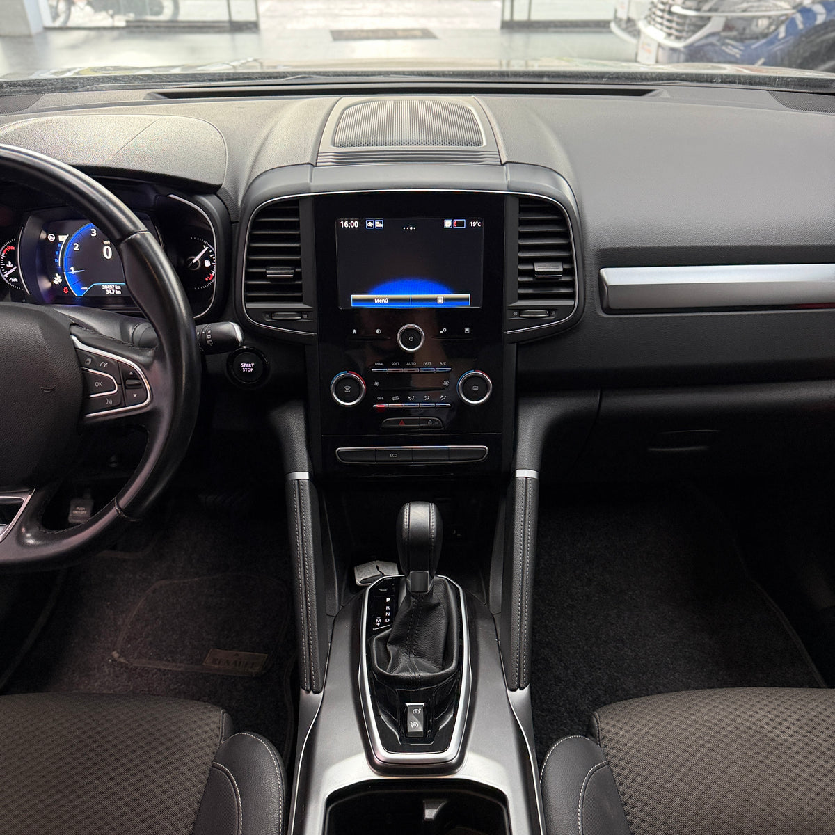 RENAULT NEW KOLEOS ZEN 2022 USADA 30.000 KM