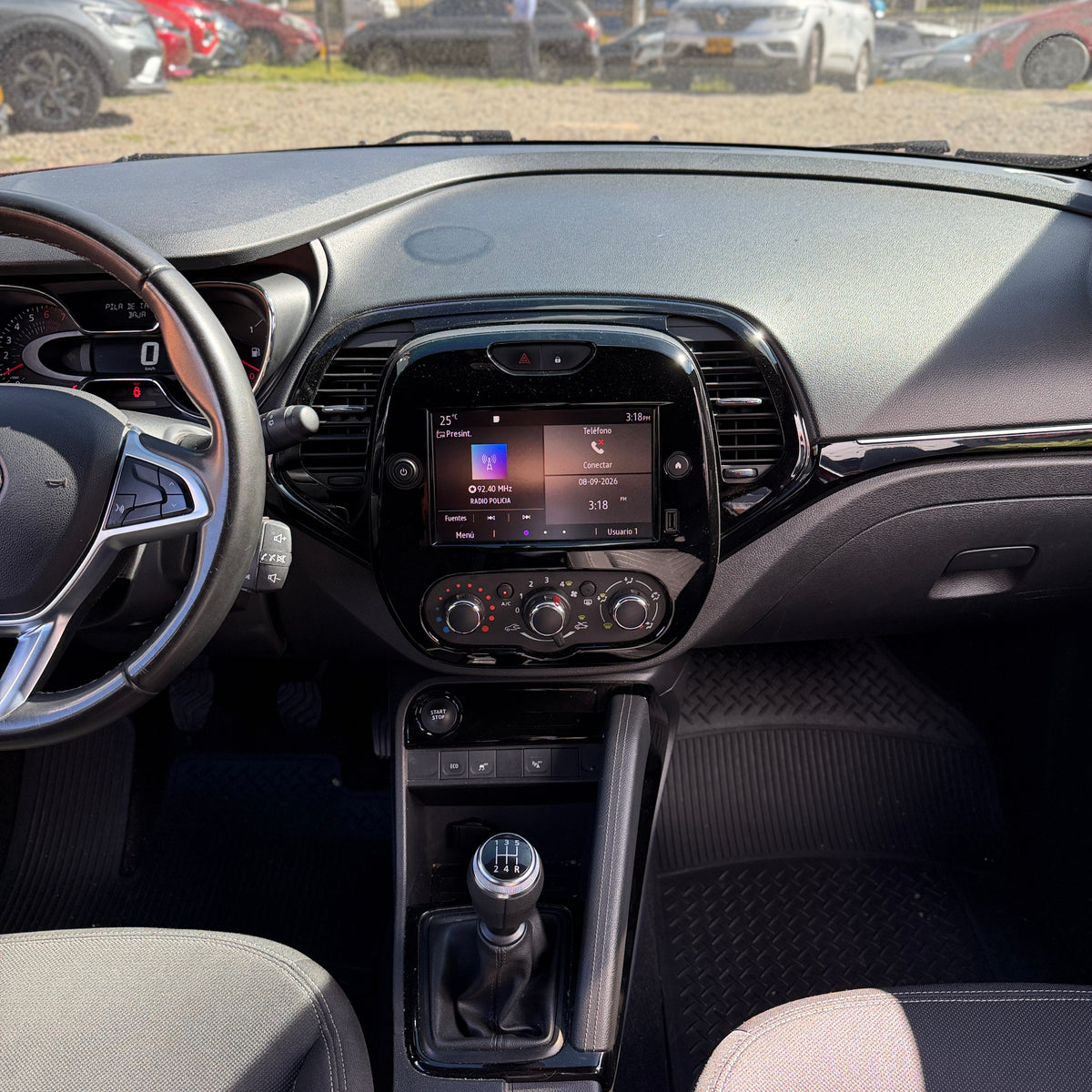 RENAULT CAPTUR ZEN 2023 USADA 57.000